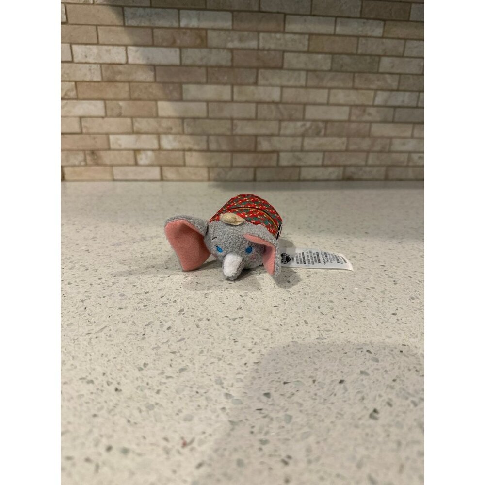 Disney Store Vacation‎ Photographer Dumbo Tsum Tsum Plush 3.5"